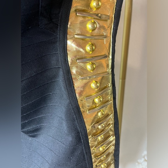 WOW COUTURE STRETCHY BODYCON BANDAGE DRESS W/GOLD SIDE PANELS - Picture 7 of 10